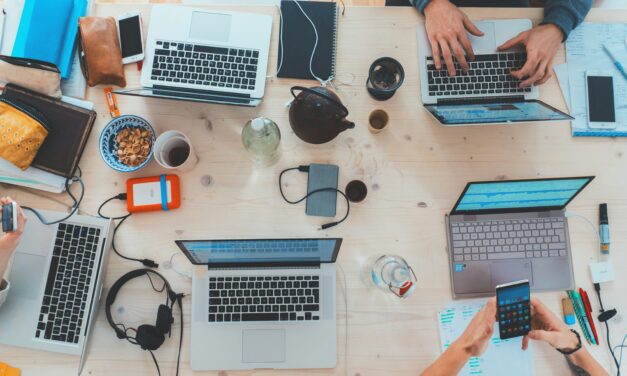 AI Transforms Workforce Dynamics